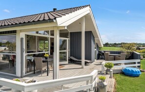 Outdoor dining - 3 bedroom nice home in Faaborg (Faaborg)