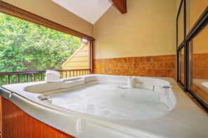 Tina de hidromasaje interior