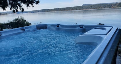 Deep Bay Ocean Front Cottage - Private Getaway with Hot Tub