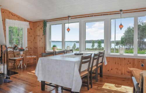 Stunning home in Säffle with lake view