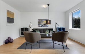 Smart TV, chimenea y tenis de mesa 