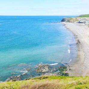 Beach nearby - Unique heated Yurt with Hot tub - 5 mins from beach (Bow Street)