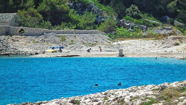 Beach nearby - 3 bedroom cozy home in Povlja (Povlja)