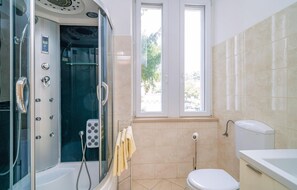 Chuveiro, secador de cabelo