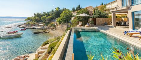 Außenpool, Infinity-Pool