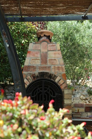 Exterior detail - T3 "Olivier "with garden in Rocaille villa (Cassis)