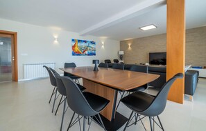 Dining - Stunning home in Okrug Gornji (Okrug Gornji)