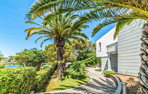 Property grounds - Gorgeous home in Okrug Gornji (Okrug Gornji)