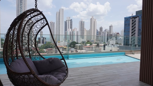 Beutiful Apartment, High Speed Internet, Excellent Location