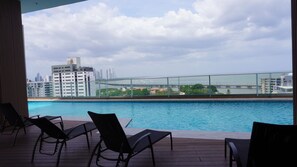 An infinity pool - Beutiful Apartment, High Speed Internet, Excellent Location (Panamá)