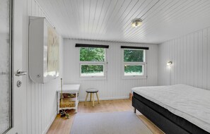 2 Schlafzimmer, Reisekinderbett, kostenloses WLAN