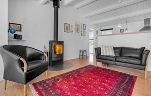 Fireplace - Beautiful home in Slagelse with kitchen (Slagelse)