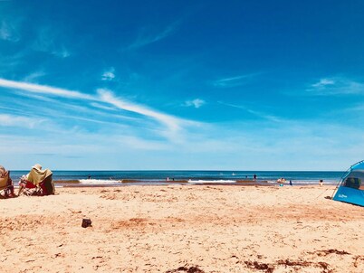 Renovated family cottage; walk to amazing beach, short drive to golf & town