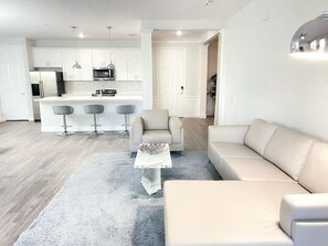 TV, offices, printers - 4816 Cayview Ave #102 Xu · Luxury Lake View Near Convention Center, Universal (Orlando)