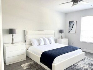 2 habitaciones, escritorio, tabla de planchar con plancha y wifi gratis 