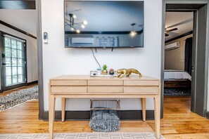 1 Schlafzimmer, Schreibtisch, Reisekinderbett, WLAN