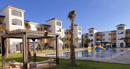 Superbe appartement avec piscine Ă la Marina de Saidia