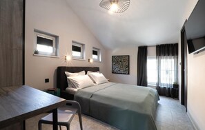 4 bedrooms, travel cot, free WiFi, bed sheets