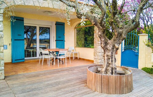 Lovely home in Saint-Maurice-sur-Eygu