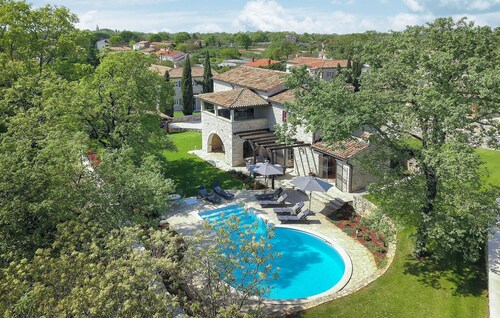 Lovely home in Muntrilj with WiFi