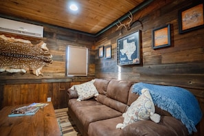 Smart TV, books - Quiet Country Rustic Cabin (Lampasas)