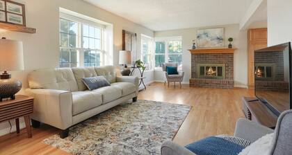 Cheerful 4BR House Near Red Rocks & Mountains!