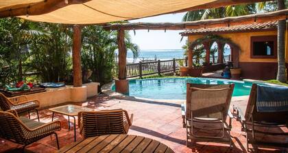 Saladita Beachfront, Pool, Walk to Surf