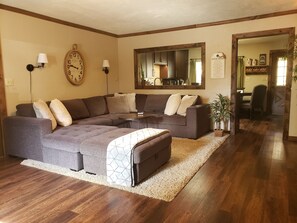 Smart TV, fireplace, DVD player, books