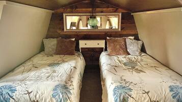 2 habitaciones, escritorio, tabla de planchar con plancha y wifi gratis