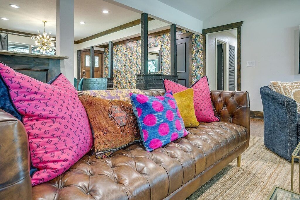 Smart TV, fireplace, offices