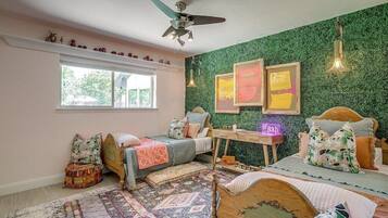3 habitaciones, escritorio, tabla de planchar con plancha y wifi gratis