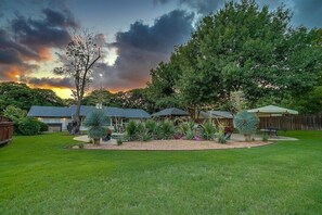 Property grounds - Pool, Hot Tub, Veranda, 1 Acre w/ mature Tree’s (Keller)