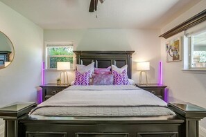 3 Schlafzimmer, Schreibtisch, Bügeleisen/Bügelbrett, Reisekinderbett