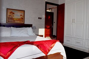 3 bedrooms, iron/ironing board, WiFi, bed sheets - Amazing villa with a beautiful swimming pool (Oujda)