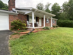 Exterior - Vacation rental in quiet neighborhood 6 miles to Lake Cumberland! (Monticello)