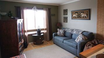 Condo, 1 Bedroom | Living room