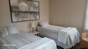 Room - Monthly Furnished 3 Bedroom 2 Bath Home Close to Village of Pinehurst Acre lot (West End)