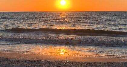 Come to the Beach! Stunning ocean front property