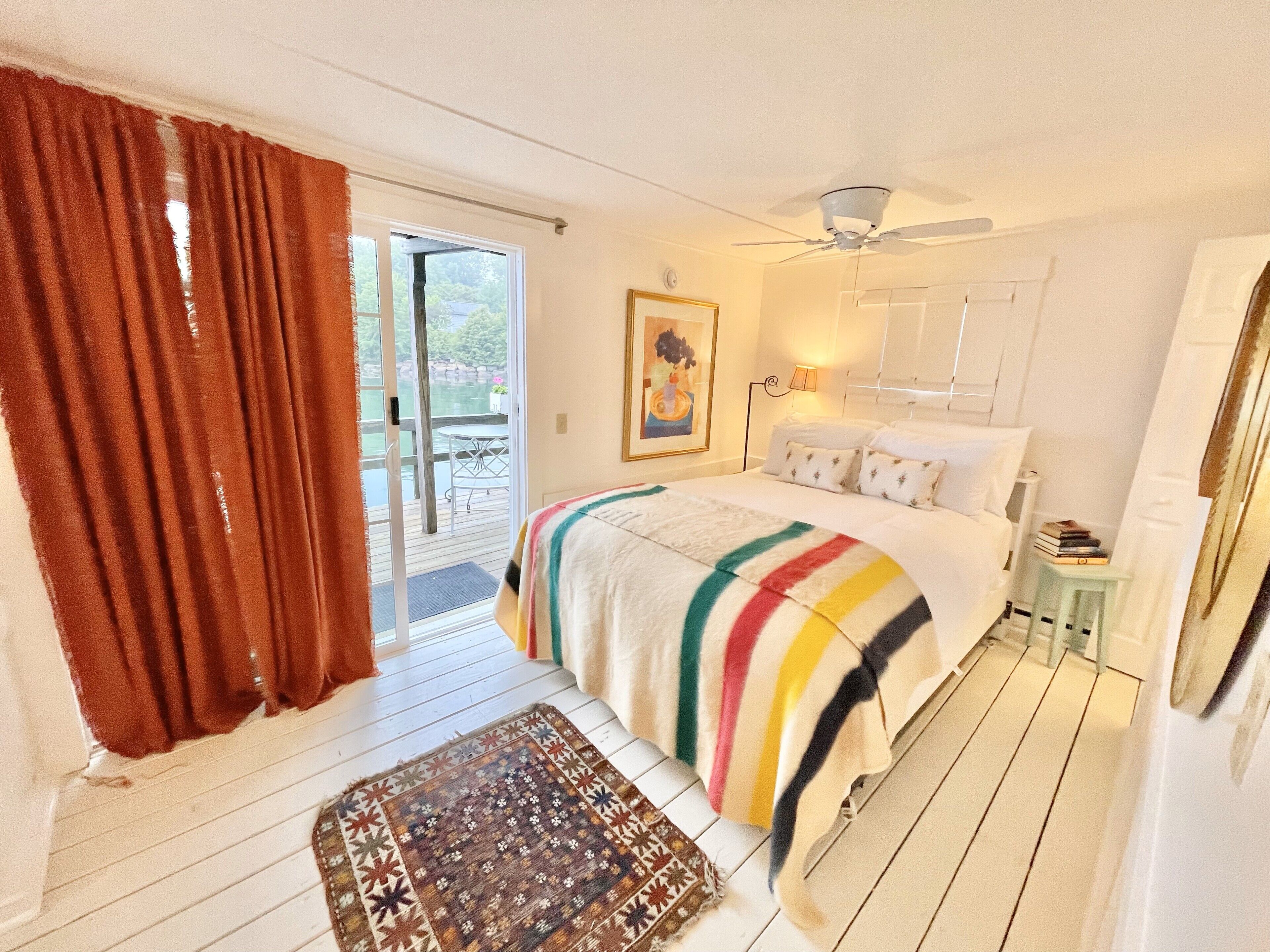 BowSprit - Romantic Quaint Dockside Ocean Suite