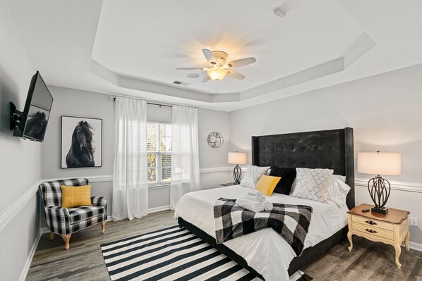 4 Schlafzimmer, Schreibtisch, Bügeleisen/Bügelbrett, kostenloses WLAN