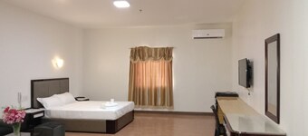 Meaco Royal Hotel- Lucena