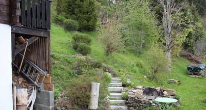 Alleinstehendes Ferienhaus mit W-LAN, TV, Terrasse, Haustiere erlaubt, Panoramablick, Parkplatz