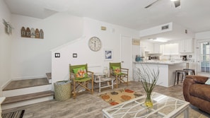 Interior - Short walk to the White Sandy Beaches of the Gulf Coast (Panama City Beach)