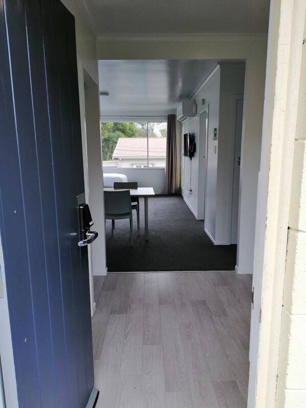 Standard Room, 1 Bedroom | Living area