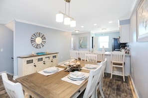 House, Multiple Beds (Beach Therapy) | Dining