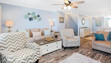 House, Multiple Beds (Beach Therapy) | Living area | TV