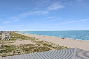 Condo, varias camas (Surfside 16) | Playa | En la playa