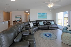 Condo, nhiều giường (Surfside 16) | Khu phòng khách
