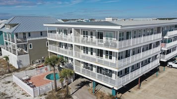 ์ฝ๋, ์นจ๋(์ฌ๋ฌ ๊ฐ) (Surfside 17) | ์ธ๊ด