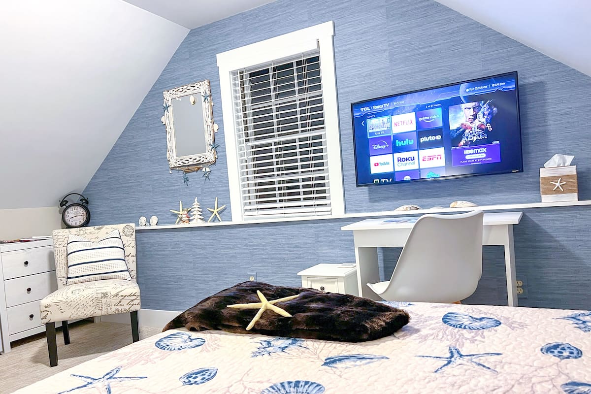 Romantic Room, 1 Katil Ratu (Queen), Non Smoking, Shared Bathroom | Busa memori, dihias secara berasingan